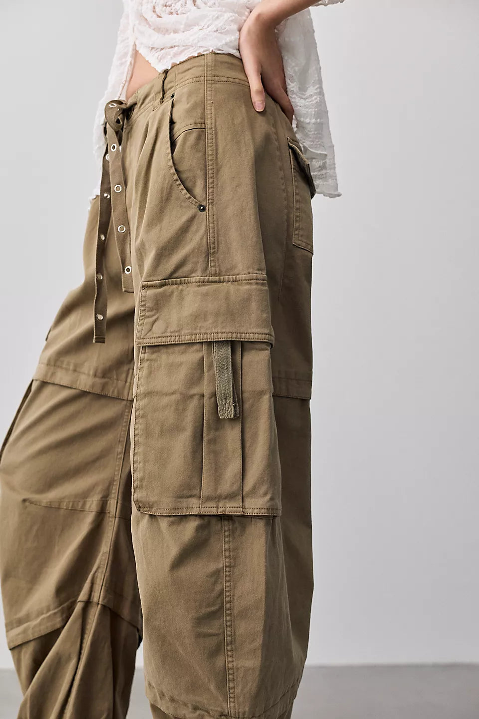 Reef Curved Cargo Twill Pant